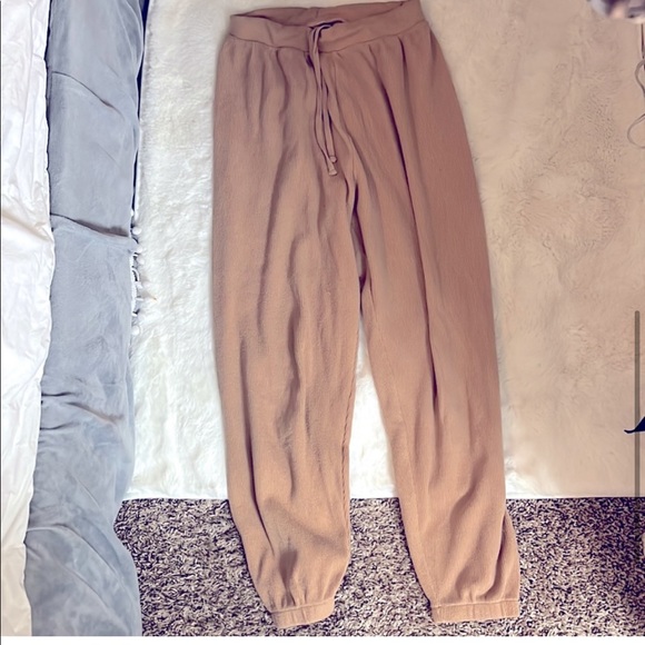 Skims waffle set in caramel top size medium bottoms size small soft stretchy - Picture 4 of 6